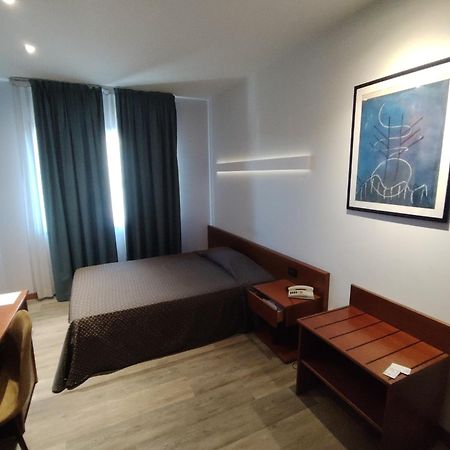 Albergo Centrale Trebaseleghe Екстер'єр фото