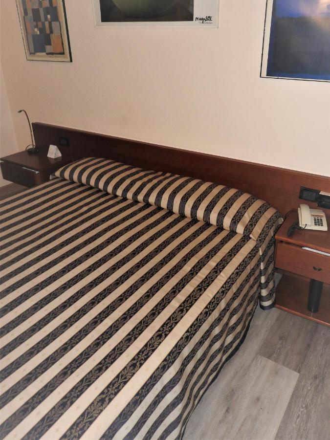 Albergo Centrale Trebaseleghe Екстер'єр фото