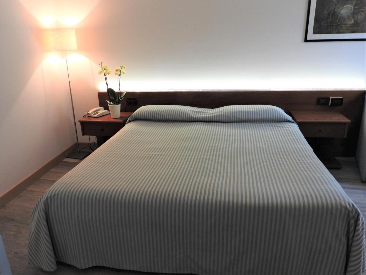 Albergo Centrale Trebaseleghe Екстер'єр фото